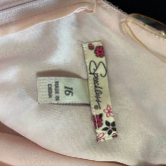 Speechless‎ Dress - Picture 5 of 5